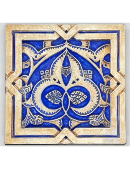 Yesería Piñas en Color Patinado