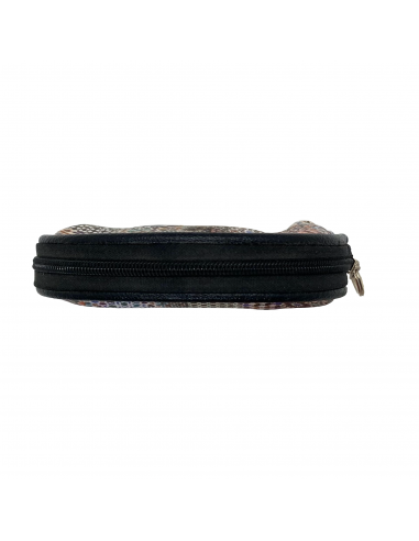 Small polyurethane leather coin purse with zipper and keyring up