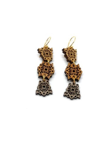 Wooden macramé design hook closure...