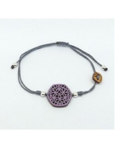 Wooden macramé design pendant bracelet - The Guipur...