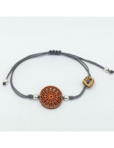Wooden macramé design pendant bracelet - The Guipur...