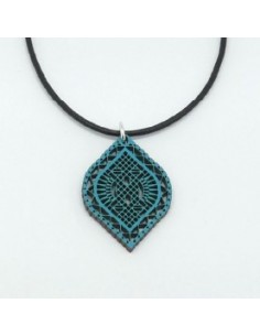 Wooden pendant necklace - The Guipur Collection