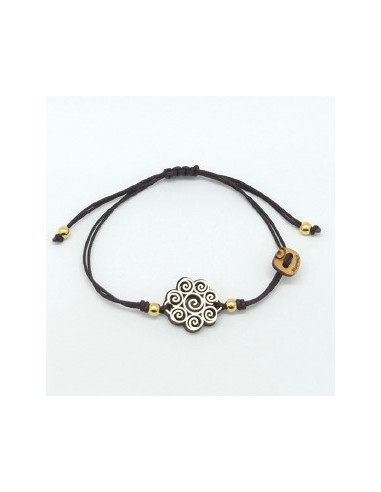 Wooden macramé design pendant...