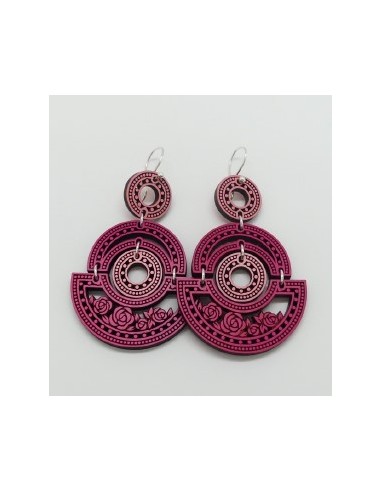 Wooden macramé design hook closure...