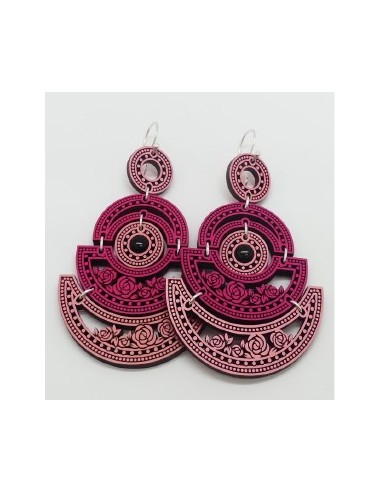 Wooden macramé design hook closure...