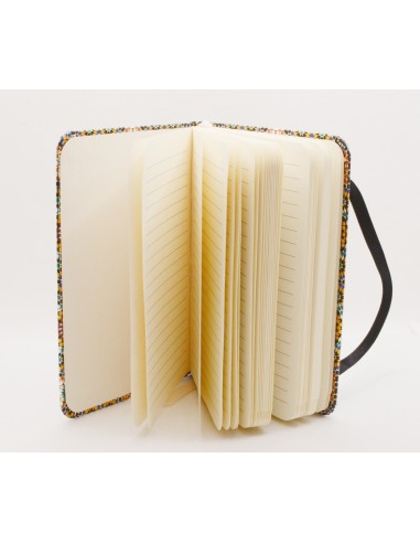 Libreta con relieve arabesco