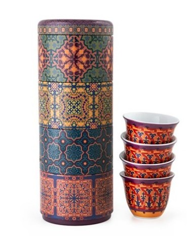 Metal tin with four  60ml coffee cups...