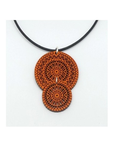 Wooden pendant necklace - The Guipur...