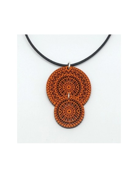 Wooden pendant necklace - The Guipur Collection