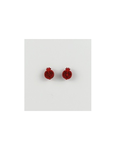 Small wooden macramé design stud...